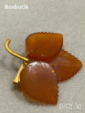 Старинна съветска рядка брошка с кехлибар Листо , снимка 2 - Антикварни и старинни предмети - 53355899