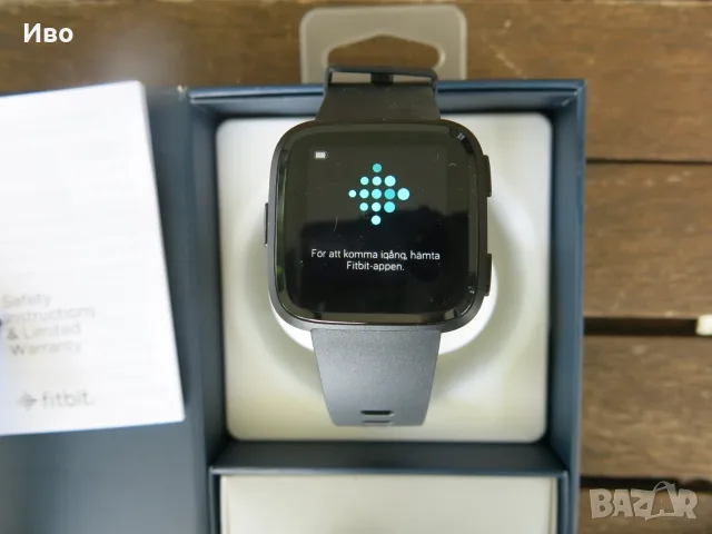 Спортен смарт часовник Smartwatch Fitbit Versa, Черен, снимка 3 - Смарт часовници - 55799346