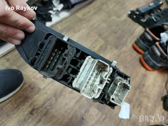 Бутони ел стъкла Renault Megane 2002-2009 156018070, снимка 9 - Части - 47218796