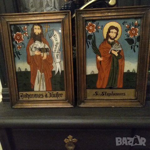 Картини ( икони ) найвизъм лот рисувана върху стъкло .