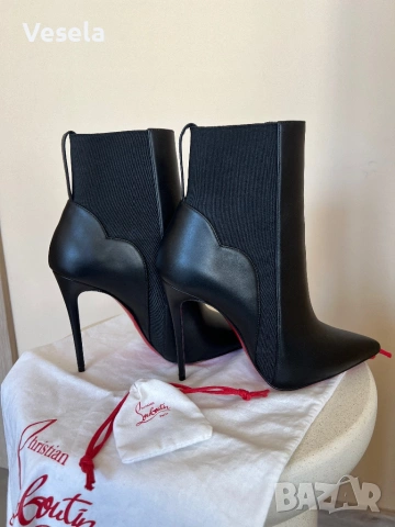 Оригинални боти Christian Louboutin, снимка 11 - Дамски боти - 53649804