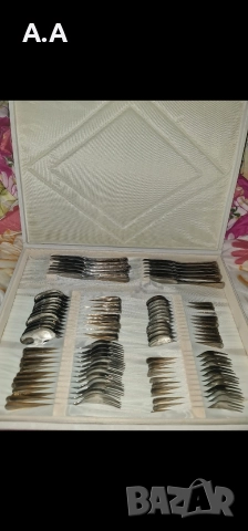 Уникален комплект за хранене с позлата.Нов,само за ценители