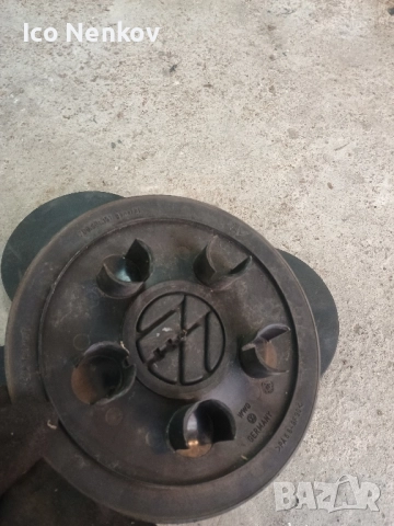 Капачки за джанти за Т4, снимка 3 - Аксесоари и консумативи - 52463556