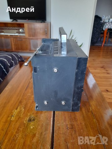 Стар радиокасетофон Uher, снимка 4 - Антикварни и старинни предмети - 35813540