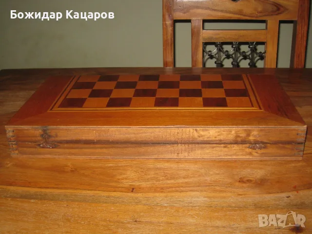 Стара табла с бакелитови пулове и кокалени зарове. Цена 45 евро.Пращам по Еконт., снимка 6 - Шах и табла - 55678877