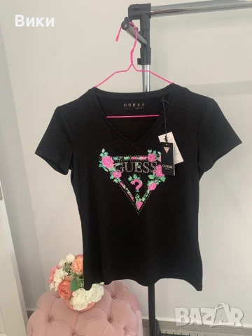Нова тениска Guess, размер М, подходяща и за S, снимка 4 - Тениски - 50593700