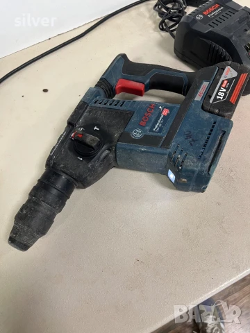 Акумулаторен безчетков перфоратор гайковерт BOSCH , снимка 2 - Винтоверти - 50465672