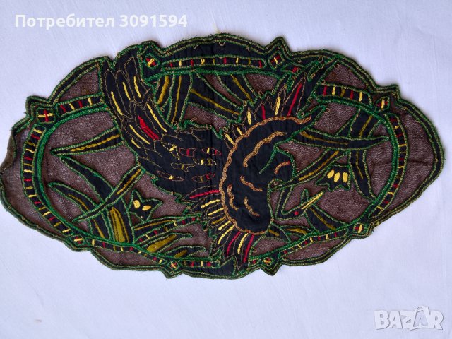 Стара покривка ръчна бродерия златна сьрма , снимка 9 - Антикварни и старинни предмети - 41039640