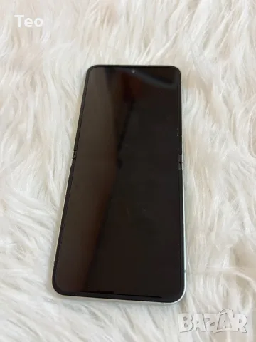 смартфон Samsung Galaxy Z Flip 6 256gb, снимка 2 - Samsung - 56180440
