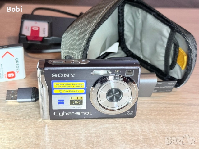 Sony Cyber-shot DSC-W80 , снимка 2 - Фотоапарати - 53864552