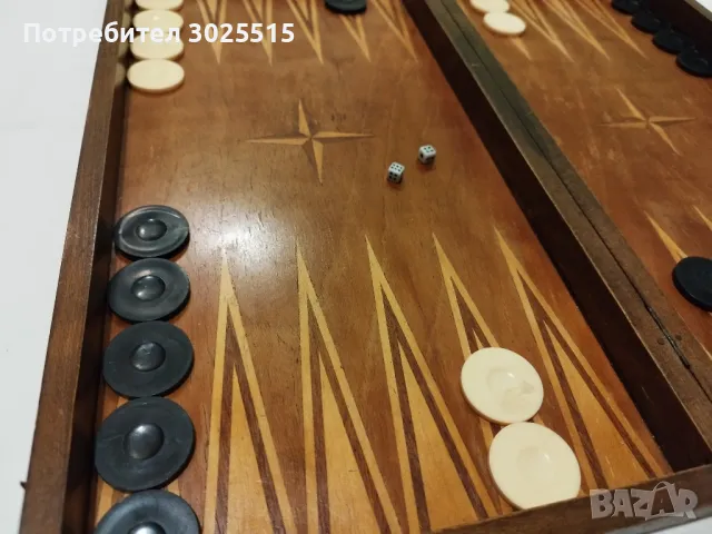 Табла за игра с пулове и зарчета в дървена кутия, Голяма, от старите, снимка 5 - Шах и табла - 47869405