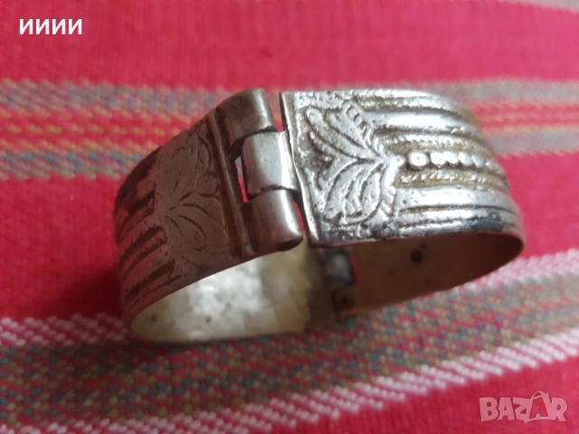 Сребърна гривна Възрожденска 