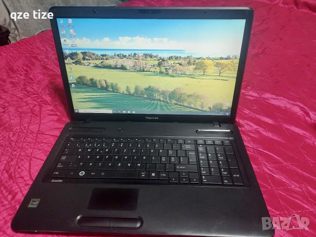 лаптоп Тошиба 17.3 инча