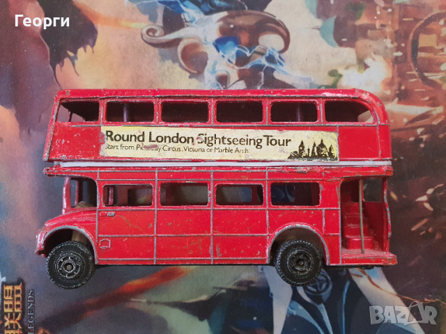 Лондонски двуетажен градски бус