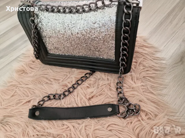 Чантичка в черно със сребрист брукат - 24,00лв., снимка 6 - Чанти - 49510174