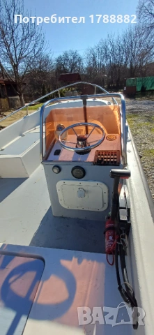 Лодка 40к 4т, снимка 8 - Воден транспорт - 53520981