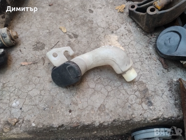 Гърловина Казанче Чистачки За Рено Сафран 1995г / Renault Safrane 1995y, снимка 2 - Части - 52290824