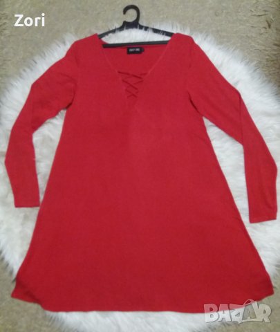 Червена рокля с остро деколте с връзки за гръдна обиколка от 98см до 132см, снимка 3 - Рокли - 42321925
