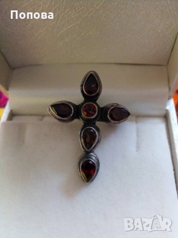 Винтидж дизайнерски  сребърен пръстен с естествени гранати