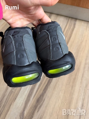 Оригинални  мъжки маратонки Nike Air Max 95 Iron Grey Volt ! 45 н, снимка 7 - Маратонки - 35934987