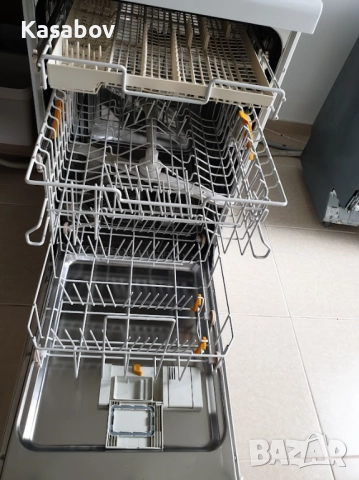 Miele Съдомиялна - 9 Комплекта - Свободностояща - 45см - Тясна, снимка 6 - Съдомиялни - 52888299