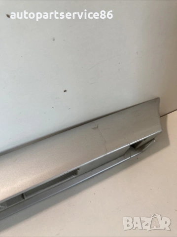 Лайстна за регистрационен номер на заден капак за Mazda 626 2.0 TDI Estate (2001) G14S50811, снимка 2 - Части - 53696437