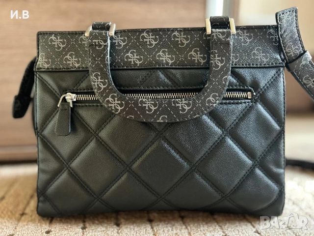 Оригинална чанта GUESS, снимка 10 - Чанти - 50847245