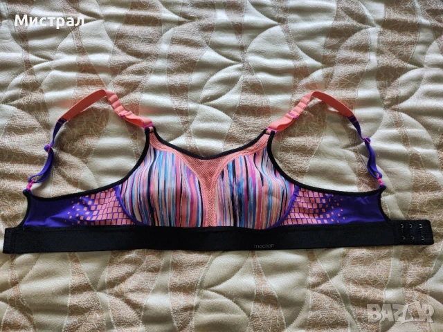 Спортен сутиен Triumph triaction , снимка 3 - Спортни екипи - 50666039
