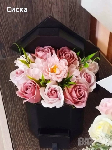 Тематични букети в бяло и черно със 11 броя сапунени цветя за предстоящите абитуриенти,абсолвенти🎓, снимка 11 - Подаръци за жени - 45406164