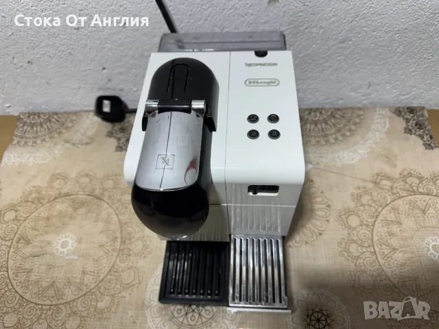 Кафемашина DeLonghi EN 520.W Nespresso, снимка 2 - Кафемашини - 48047241