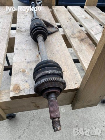 Полуоска ,Лява Kia Carnival 2.9crdi , снимка 3 - Части - 44231050