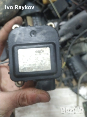 Моторче клапи клапа парно за Ауди А6 , A4 , 4B1820511K, снимка 5 - Части - 52422608