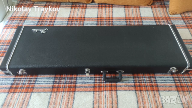 Куфар за бас китара Fender Pro P/J BASS Case
