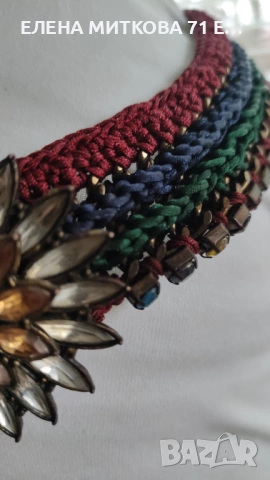 Масивно колие на ZARA с цветни кристали и ръчно изплетена яка върху метална основа, снимка 7 - Колиета, медальони, синджири - 53419537