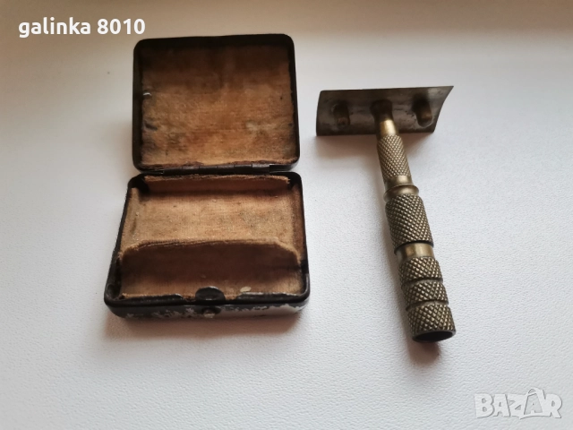 Много стара бронзова самобръсначка