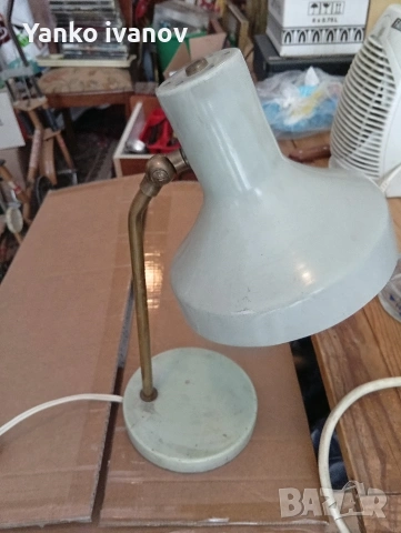 стара нощна лампа
