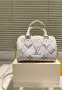 Louis Vuitton Дамска Бяла Малка Чанта С Къса И Дълга Дръжка Код DST79, снимка 8