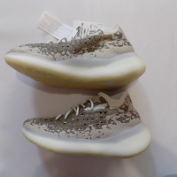 нови маратонки adidas yeezy boost 380 оригинални мъжки 45 1/3 29 см, снимка 4 - Спортни обувки - 44605776