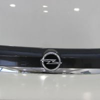 Лайсна заден капак Opel Mokka (2013-2016г.) лаисна задна емблема Опел Мока / 95979090, снимка 1 - Части - 40536801