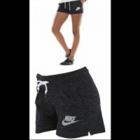 Nike къси панталонки ХС-С р., снимка 1 - Къси панталони и бермуди - 36108993