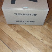 Adidas Yeezy Boost 700 V2 Mauve, US 10,5, EU - 44/ и 2/3 (DEADSTOCK), снимка 9 - Спортни обувки - 41125385