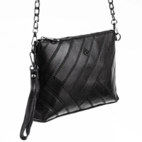 Модерна дамска чанта от ест. к. в елегантен дизайн с метлна дръжка за рамо тип синдцир 32/20см, снимка 2 - Чанти - 44750828