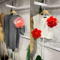 Дамски тениска и кроп топ с 3Д рози, снимка 1 - Тениски - 44525416