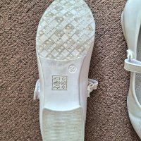 Официални лачени бели обувки, снимка 5 - Детски обувки - 41517837