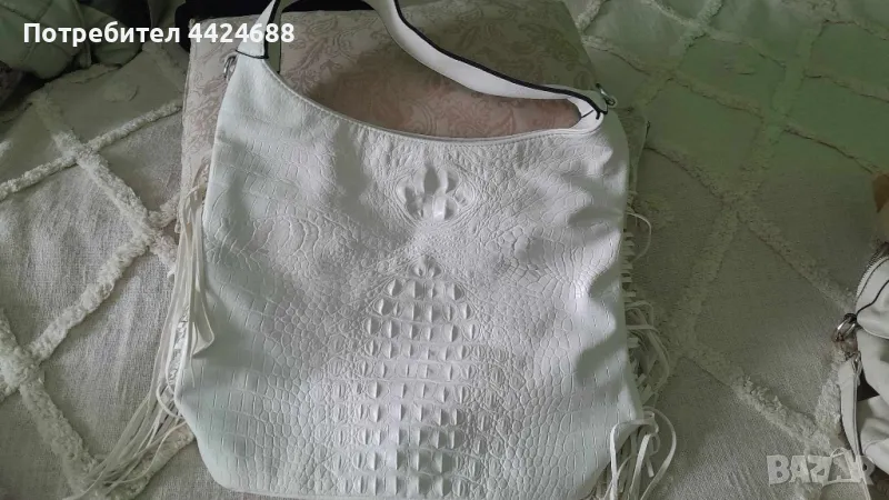 Много запазена функционална дамска чанта. БЯЛА., снимка 1
