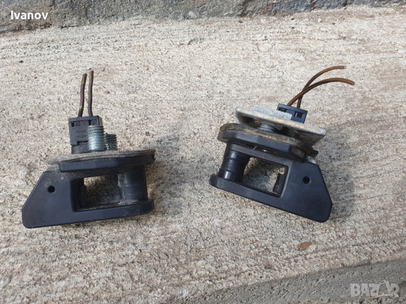 Насрещник с бутон за бравата бмв е34 бутонии на колонката за врата бмв е 34, снимка 1