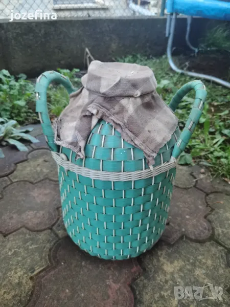 Стъклена дамаджана с оплетка пластмасова, снимка 1