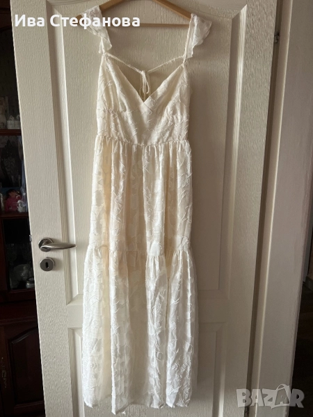 Нова нежна кокетна  кукленска бяла кремава дълга елегантна структурна рокля 3 Д цветя , снимка 1