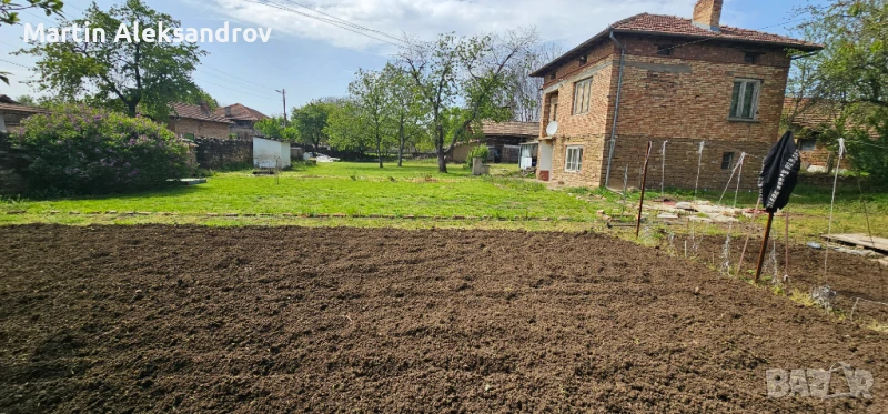 Продавам масивна къща в с. ЛЕСИЧЕРИ, снимка 1