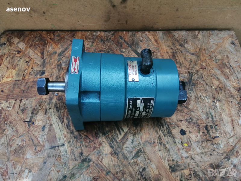 Хидравлична помпа бутална, снимка 1